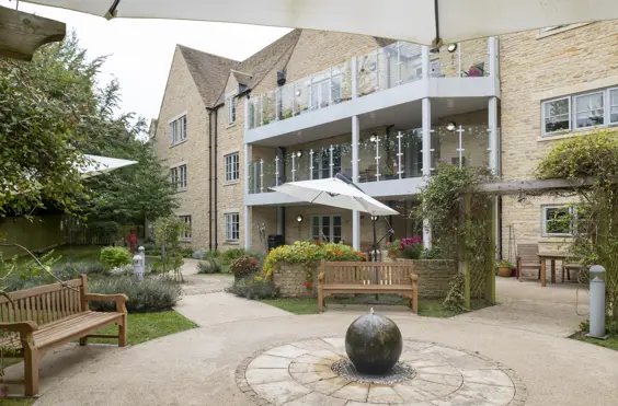Edwardstow Court Care Centre - An outside view of the home