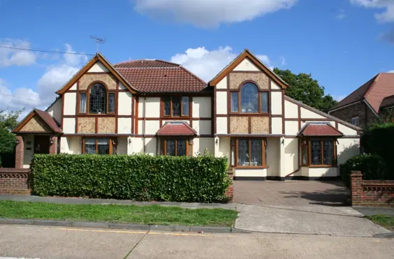 Arran Manor - An outside view of the home