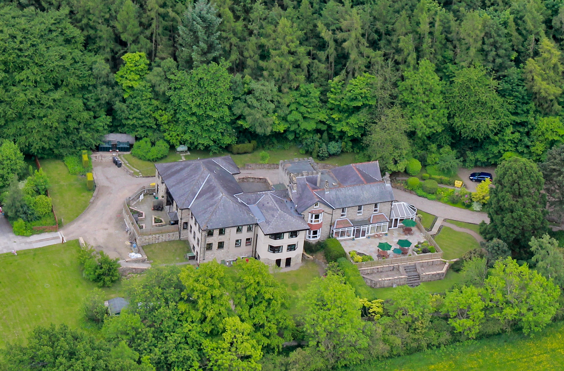 Burn Brae Lodge - An outside view of the home