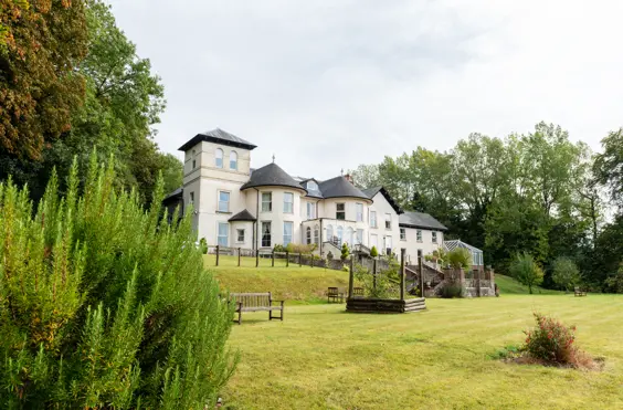 Woodlands Park Care Centre - An outside view of the home