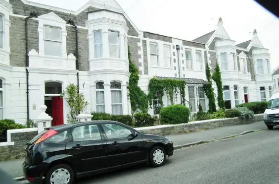 Lyndhurst Park Nursing Home - An outside view of the home