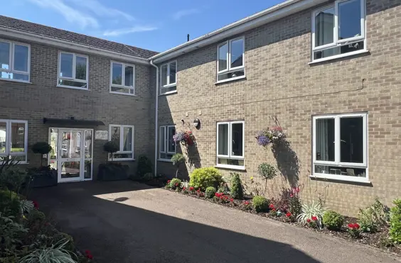 Redbond Lodge - An outside view of the home
