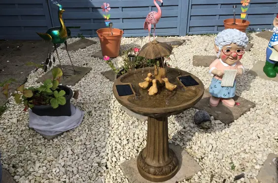 Lingdale Lodge - Photo of the garden where applicable